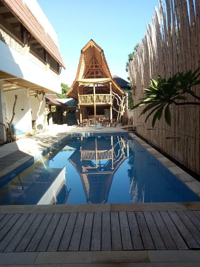 The 5 Brothers Hotel กีลีตราวางัน ภายนอก รูปภาพ